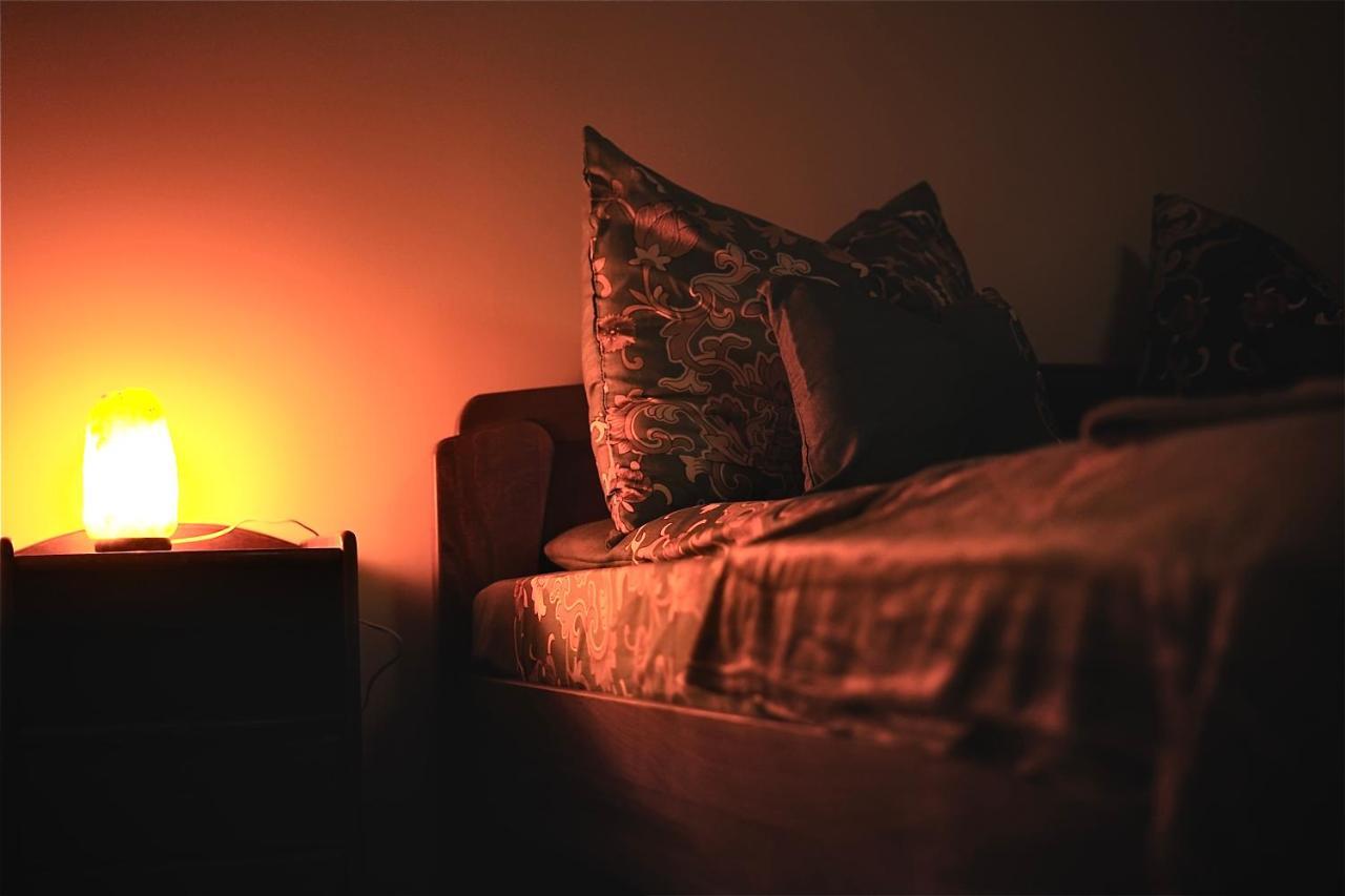 Bacchus Pub Es Panzio Bed & Breakfast ดูนาฮาราสติ ภายนอก รูปภาพ